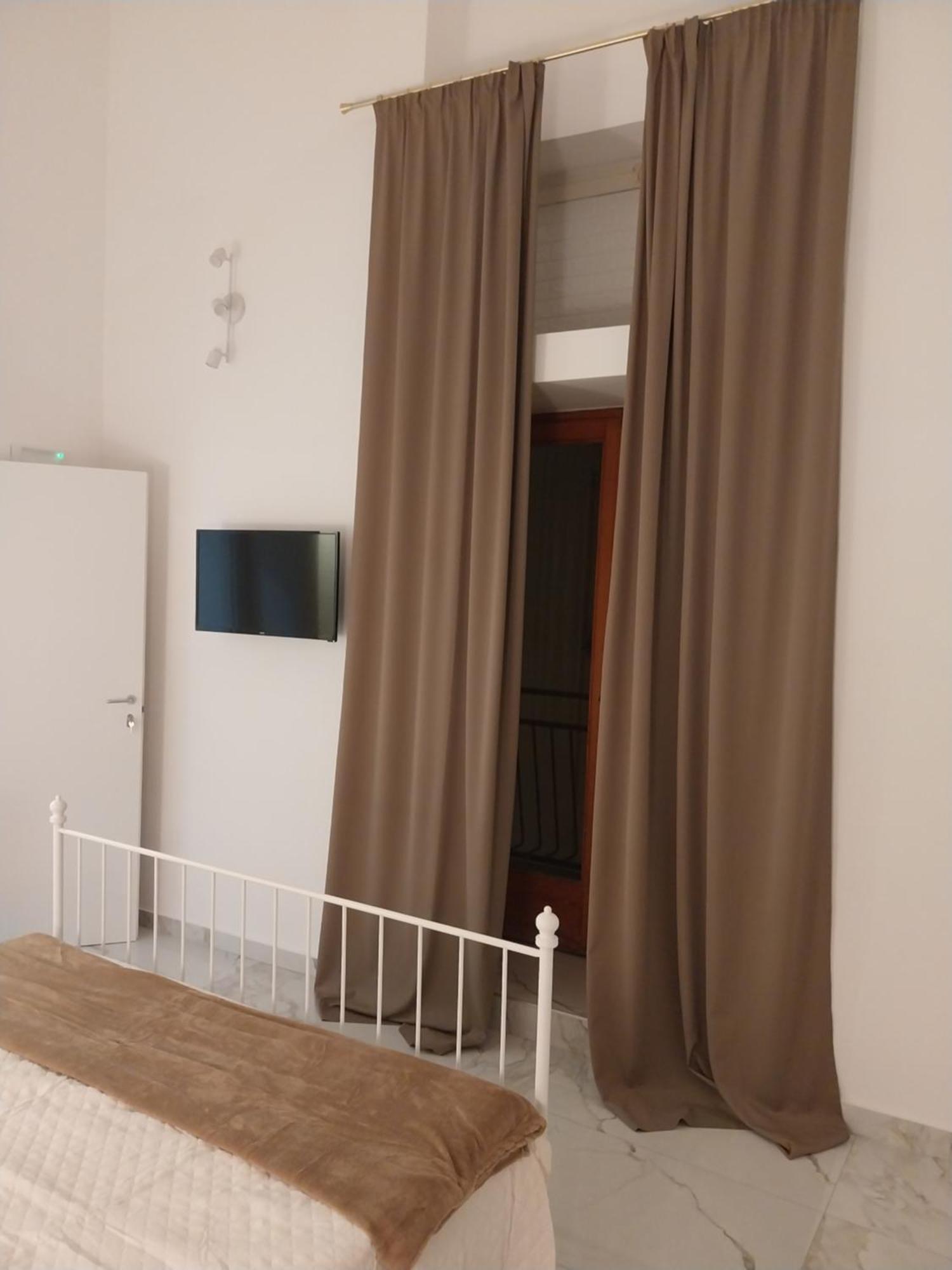 Quartieri Spagnoli House เนเปิลส์ ภายนอก รูปภาพ